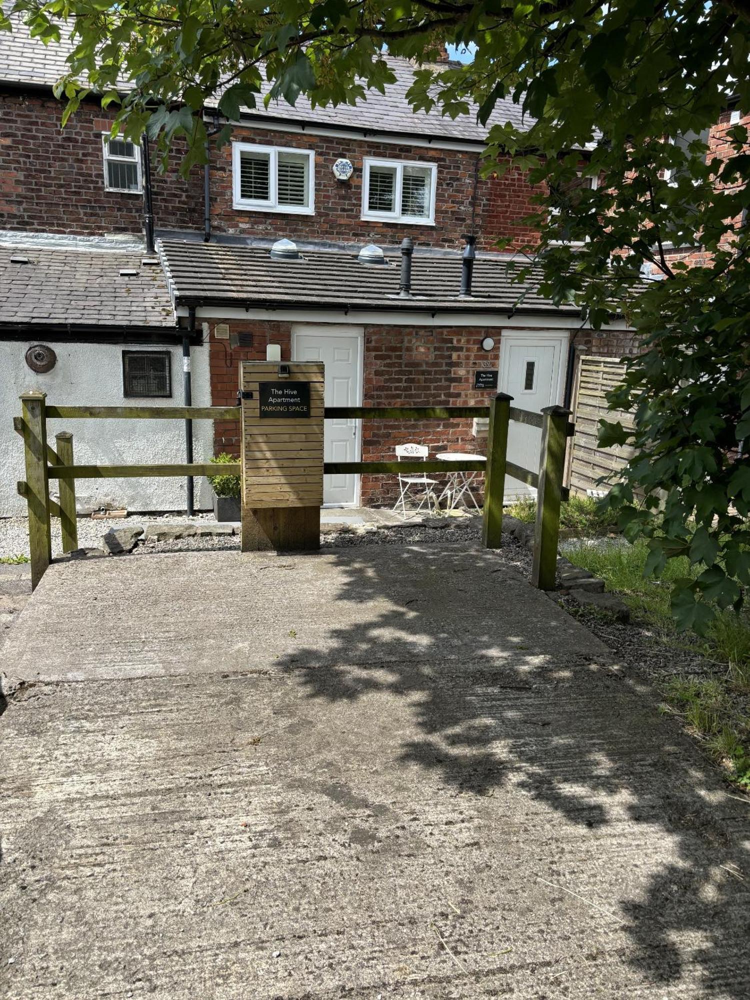 The Hive Apartment Marple 外观 照片